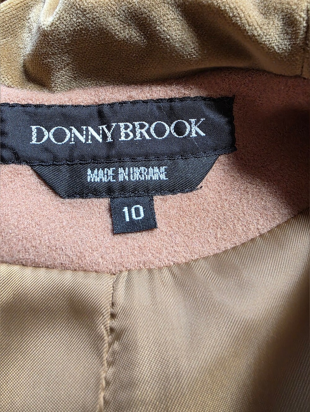 Vintage Donnybrook 100% Wool Coat Size 10 Hooded Fur Trim Made in Ukraine - Picture 3 of 7